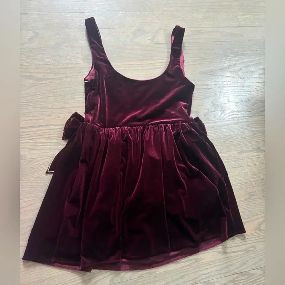 All in Favor Burgandy Velvet Fit & Flare
Dress Nordstrom women’s size medium - Picture 7 of 8